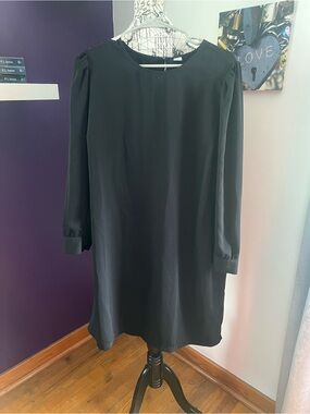 7 for $30 Old Navy Black Long-Sleeve Shift Dress